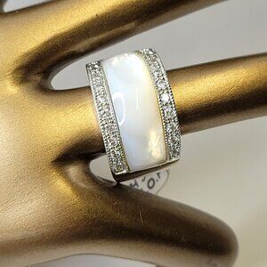 Mother of Pearl Ring with Cubic Zirconia Size 8 - NEW
